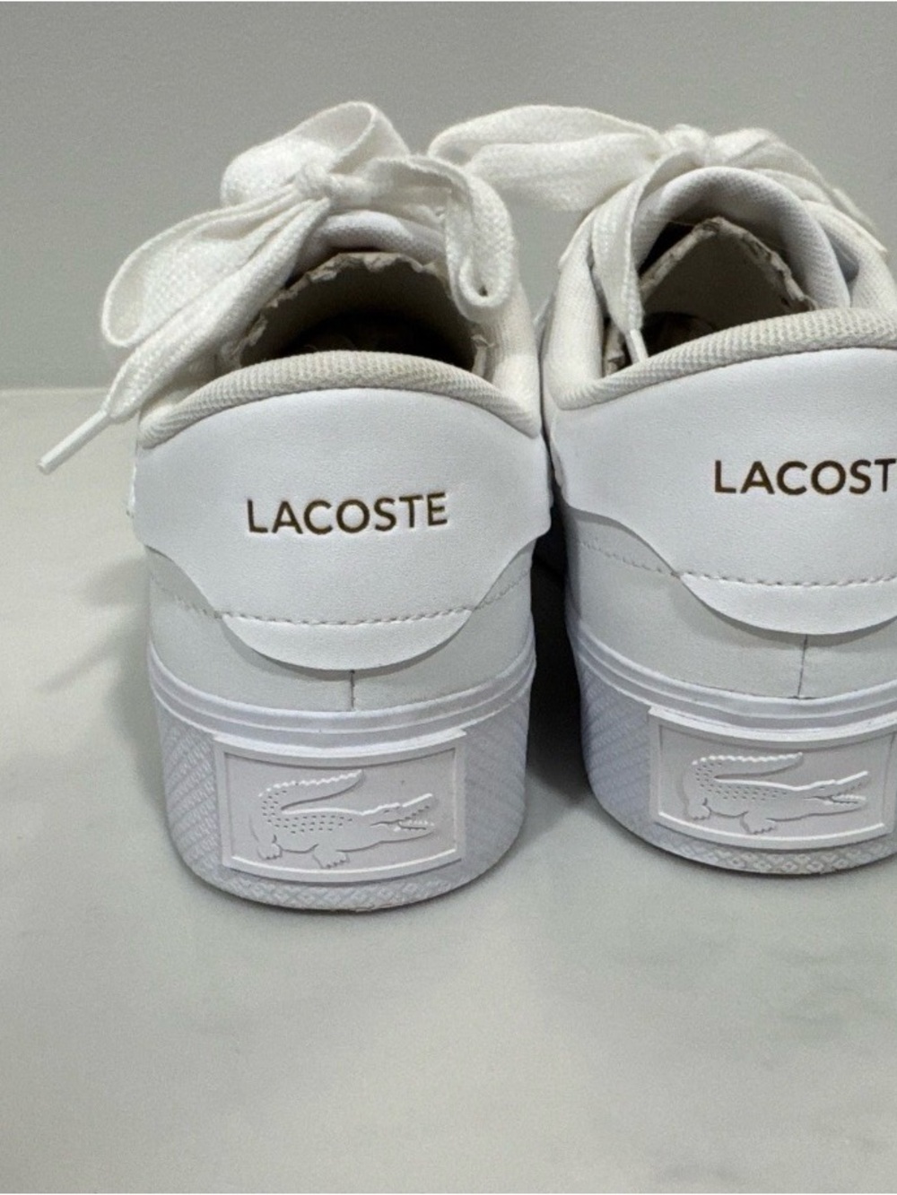 Lacoste Woman’s White Sneakers with Gold Croc Accent worn once!!! - Picture 6 of 9
